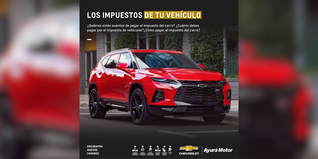 Un Chevrolet Blazer rojo estacionado en una calle