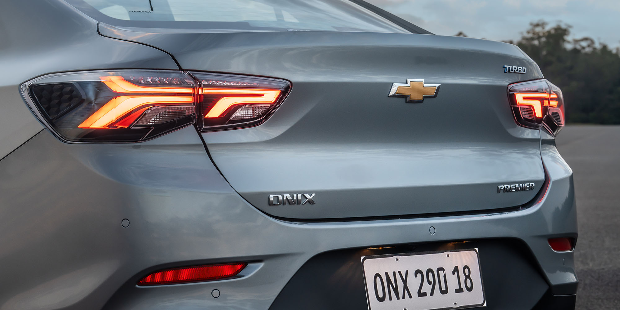 Parte trasera onix sedán