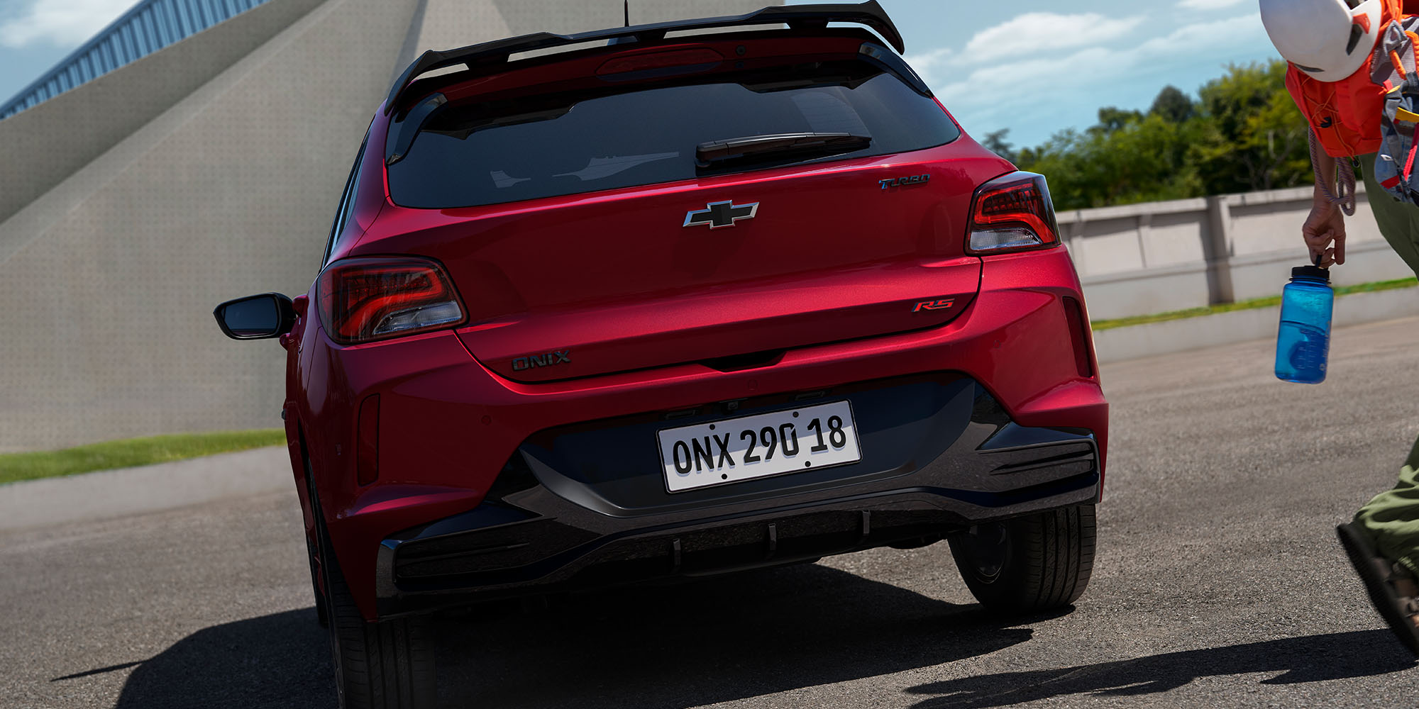 Vista trasera del Chevrolet Onix Turbo RS 2026